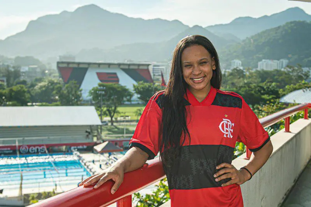 Com história entrelaçada com o Rubro-Negro, Rebeca teve as conquistas enaltecidas pelo Flamengo e mandou recado aos torcedores do clube