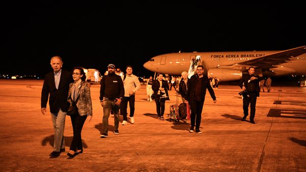  Embaixadora Maria Laura da Rocha, recebe a chegada do primeiro voo de repatriação de nacionais brasileiros impactados pela situação em Isarael e na Palestina