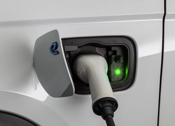 Jeep Grand Cherokee 4xe híbrido plug-in por Jeep/Divulgação