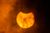 Eclipse solar anular visto de Riverwalk, na cidade de San Antônio, no Texas(ERIC GAY/AP)