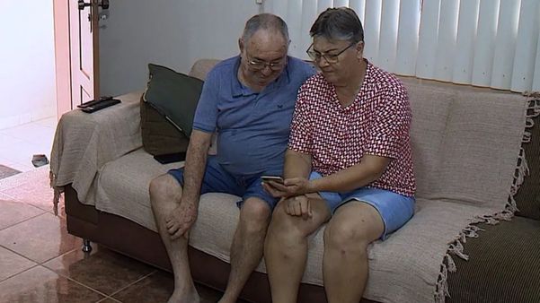 Pais do coordenador de logística Rodrigo Rosenthal moram em Linhares, no Norte do ES, e conversam com o filho por videochamadas