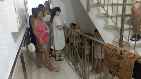 Recomendação é ficar nas escadas que são mais seguras em construções antigas