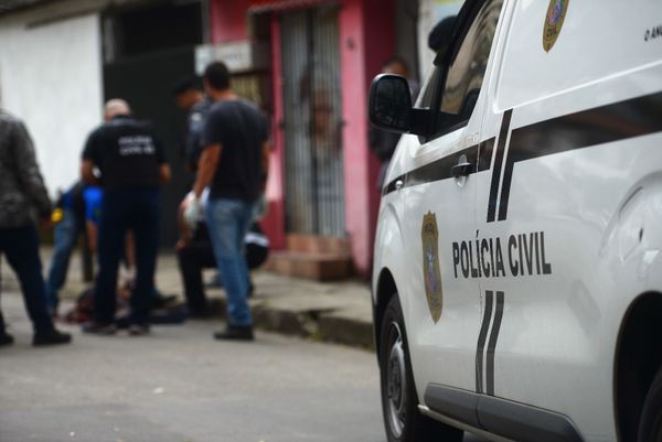 Homem é amarrado com fios e morto a tiros em Bonfim, Vitória por Fernando Madeira