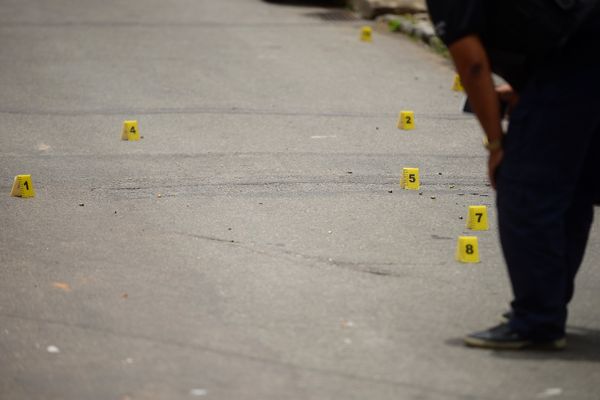 Homem é amarrado com fios e morto a tiros em Bonfim, Vitória por Fernando Madeira