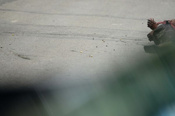 Homem é amarrado com fios e morto a tiros em Bonfim, Vitória por Fernando Madeira