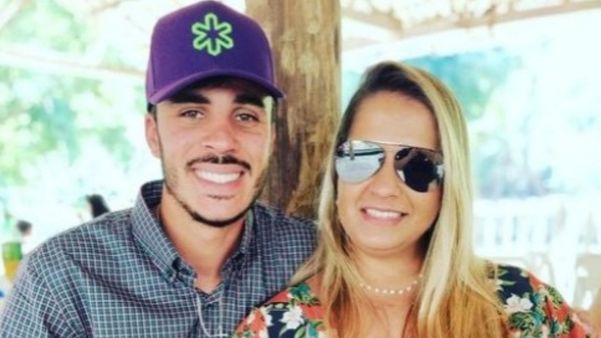 Iago Santos Fileti Aline Pereira Soares 