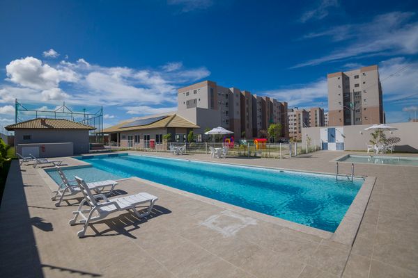 Vista de Barcelona conta com piscinas adulto e infantil, além de solarium 