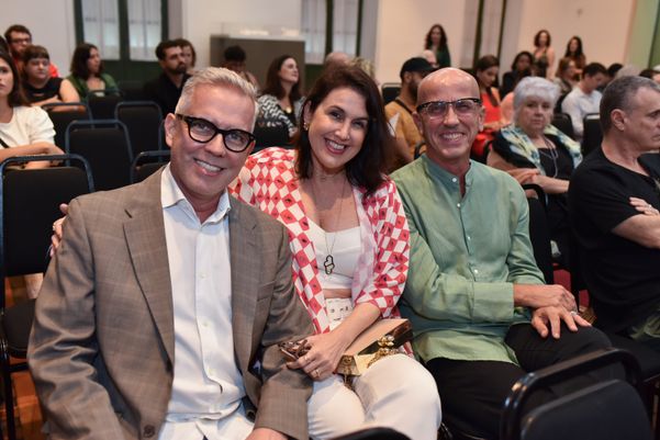 André Hees, Renata Rasseli e Léo Bahia