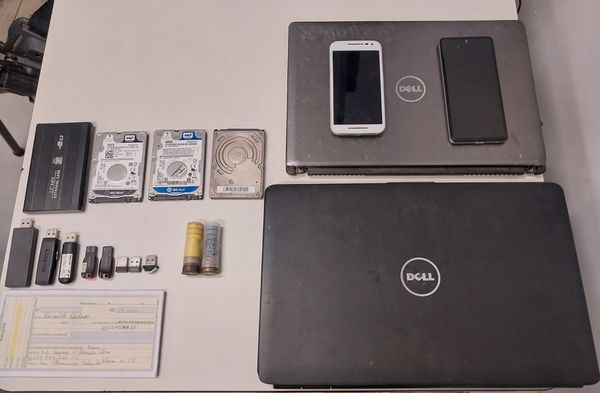 Objetos apreendidos durante operaçã