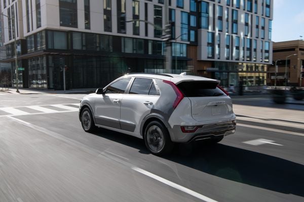 Híbrido Kia Niro EX reduz o preço e agora custa 199.990,00