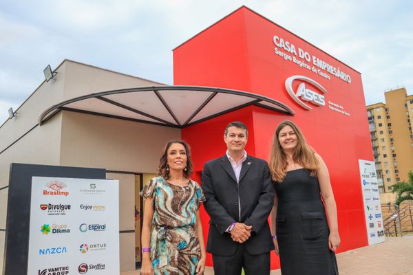 Leonelle Lamas,  Vitor Corteletti e Mariana Simon