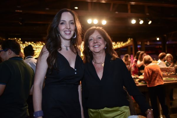 Waleska Soares Bressan e Waleska  Martins  Soares