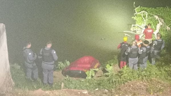 Homens se jogam no rio para fugir da polícia e um se afoga em Cachoeiro