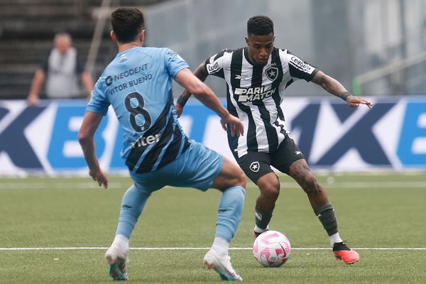 Botafogo precisou disputar o segundo tempo da partida contra o Athletico-PR por conta de um apagão no estádio Nilton Santos