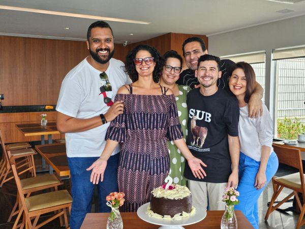 Erik Oakes, Lethicia Ribeiro, Evelize Calmon, Gustavo Cheluje, Felipe Khoury e Renata Rasseli