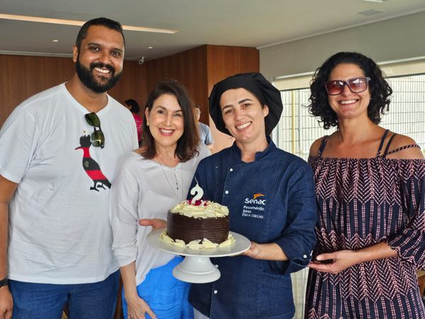 Erik Oakes, Renata Rasseli, Erica Coelho (confeiteiro do Hotel Senac Ilha do Boi) e Lethicia Ribeiro