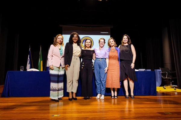 Nesta terça-feira (24), foi assinado um acordo de cooperação para a implementação do Programa Acolhe no estado.