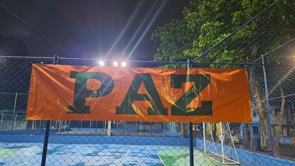 Faixas e pinturas pedem paz no Território do Bem, em Vitória por Leitor | A Gazeta