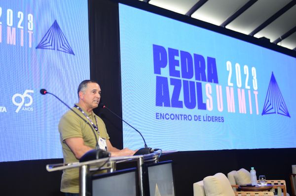 Café Lindenberg, presidente da Rede Gazeta, na abertura do Pedra Azul Summit por Carlos Alberto Silva