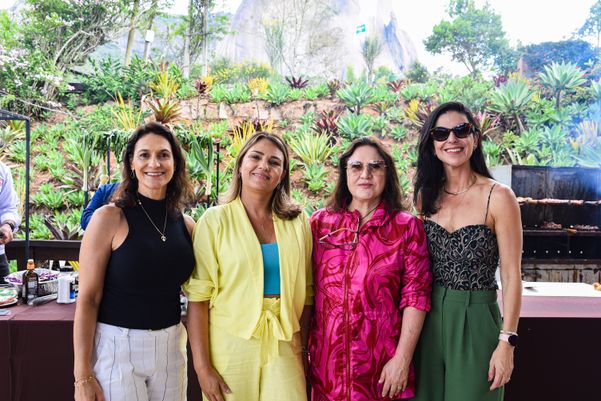 Cristiane Matos Guimarães, Roberta Knupp, Shirley Ana Cavalieri Milanez e Karla Campana