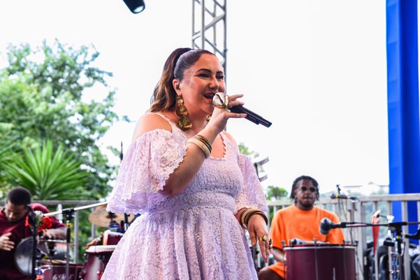 Maria Rita canta no encerramento do Pedra Azul Summit 2023