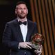 Imagem - Messi conquista oitava Bola de Ouro no dia do aniversário de Maradona
