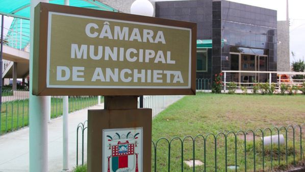 O ex-servidor, ainda segundo o processo, teria revelado que o documento foi comprado junto a uma empresa com sede no Rio de Janeiro