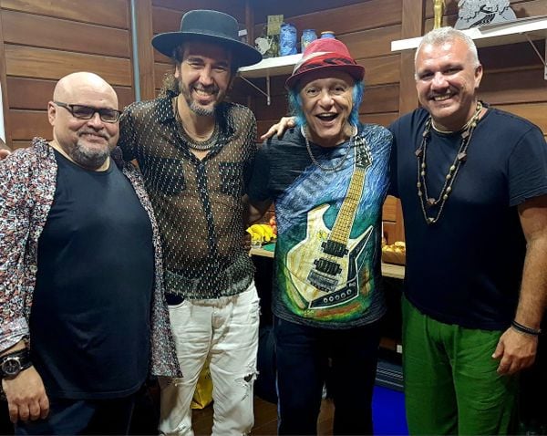 Chico Chagas, Marcos Clement, Armandinho Macedo e Gustavo Macacko