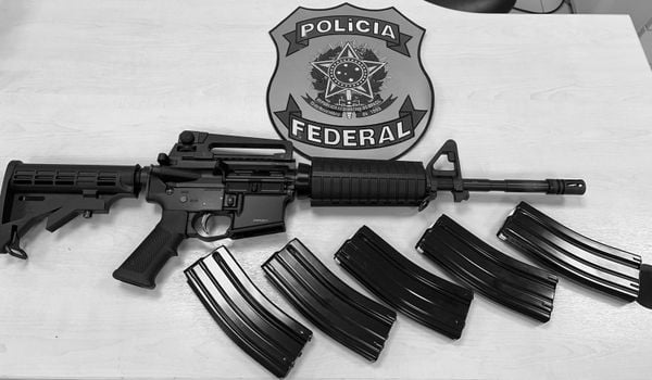 Polícia Federal apreende fuzil e carregadores em Goiabeiras, Vitória