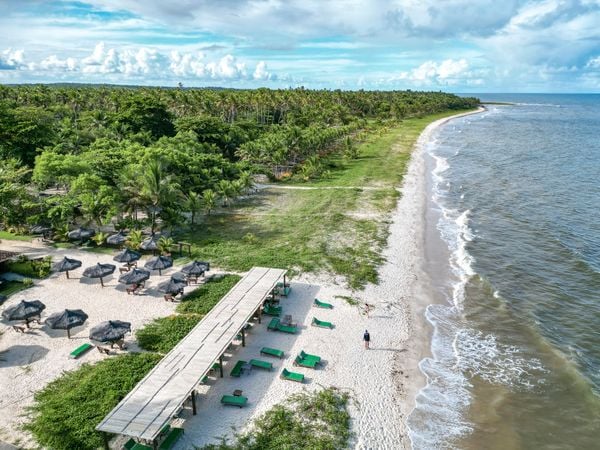 Praia de Santo Antônio por Divulgação/ Secretaria de Turismo de Santa Cruz Cabrália