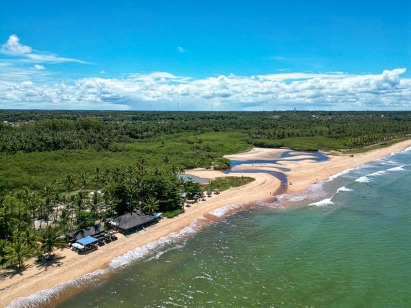 Praia do Guaiú por Divulgação/ Secretaria de Turismo de Santa Cruz Cabrália