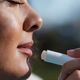 Imagem - Protetor labial: entenda por que é importante cuidar dos lábios
