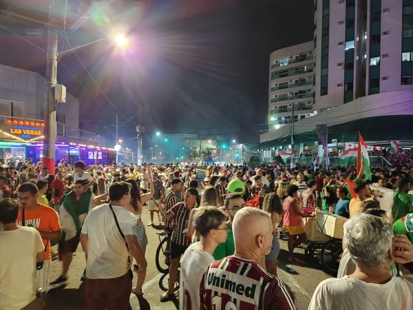 Festa da torcida do Fluminense na Rua da Lama, em Vitória por Breno Coelho