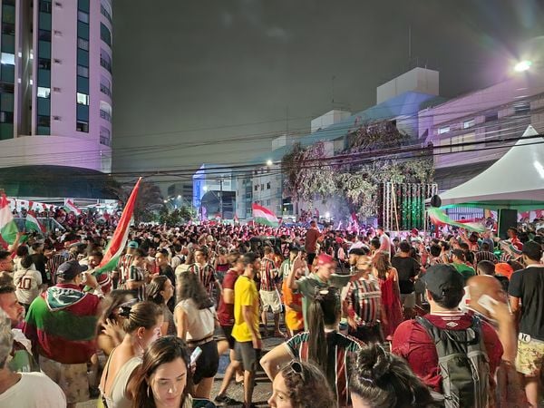 Festa da torcida do Fluminense na Rua da Lama, em Vitória por Breno Coelho