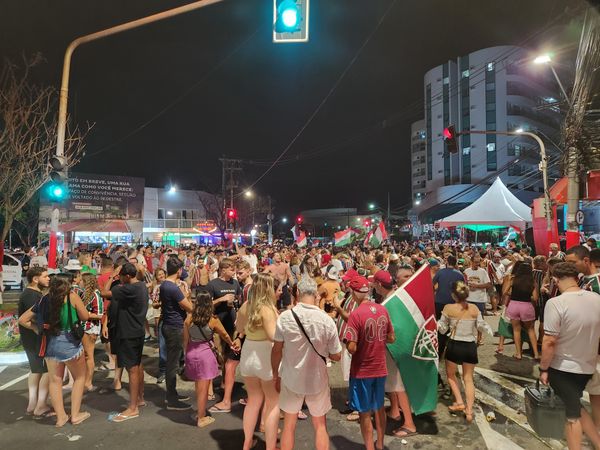 Festa da torcida do Fluminense na Rua da Lama, em Vitória por Breno Coelho