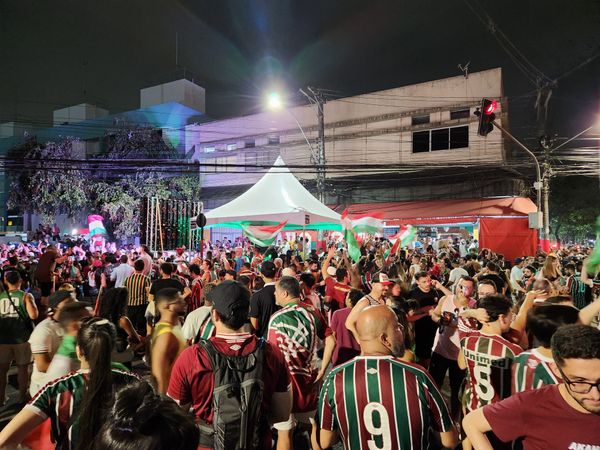 Festa da torcida do Fluminense na Rua da Lama, em Vitória por Breno Coelho