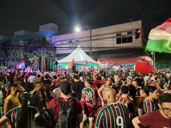 Festa da torcida do Fluminense na Rua da Lama, em Vitória por Breno Coelho