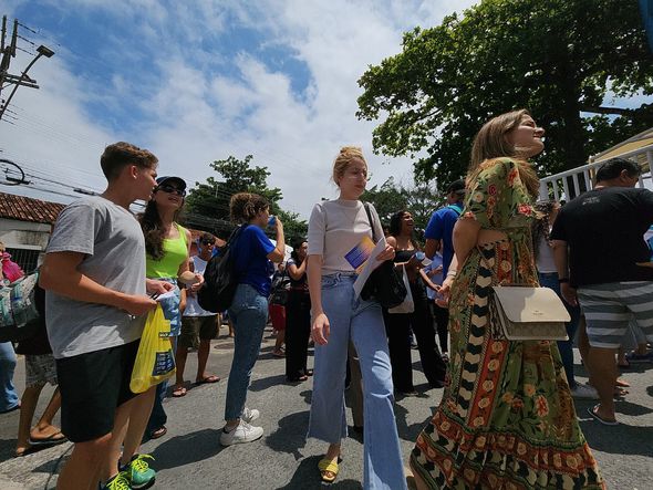 Estudantes entram para realizar o primeiro dia de prova do Enem 2023 na Faculdade Faesa por Fernando Madeira