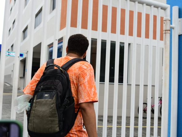 Ônibus atrasa e estudante não chega a tempo para fazer o Enem 2023 por Fernando Madeira