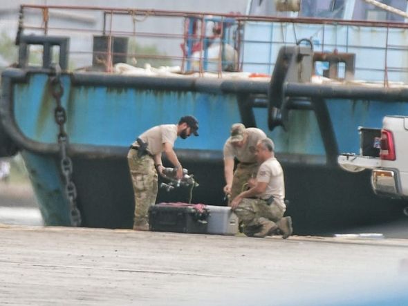 Operação conjunta da Polícia Federal e da Receita Federal do Brasil no Porto de Vitória     por Fernando Madeira    