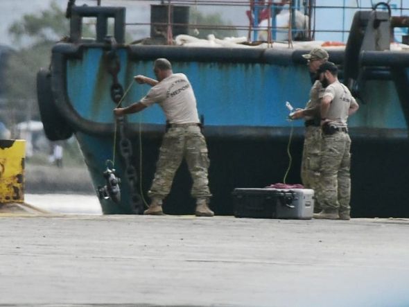 Operação conjunta da Polícia Federal e da Receita Federal do Brasil no Porto de Vitória     por Fernando Madeira    