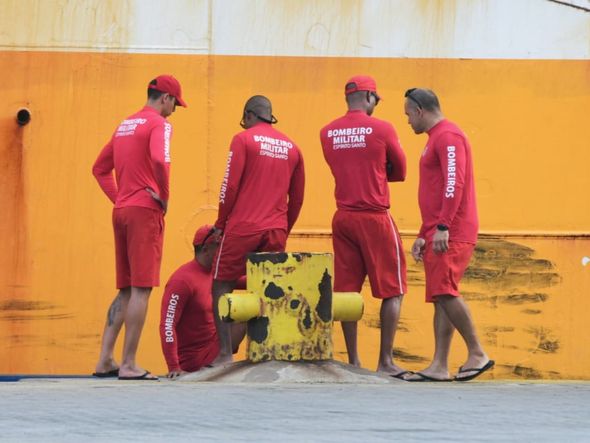 Operação conjunta da Polícia Federal e da Receita Federal do Brasil no Porto de Vitória     por Fernando Madeira    