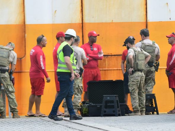 Operação conjunta da Polícia Federal e da Receita Federal do Brasil no Porto de Vitória  por Fernando Madeira   