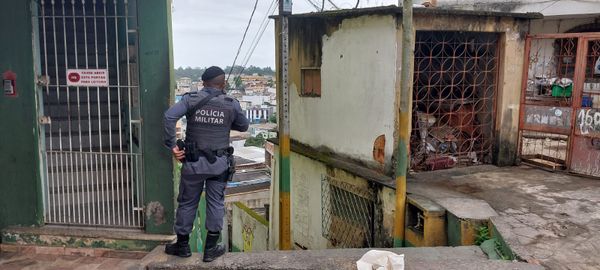 No domingo (5) policiais reforçaram a segurança no bairro Alto Lage
