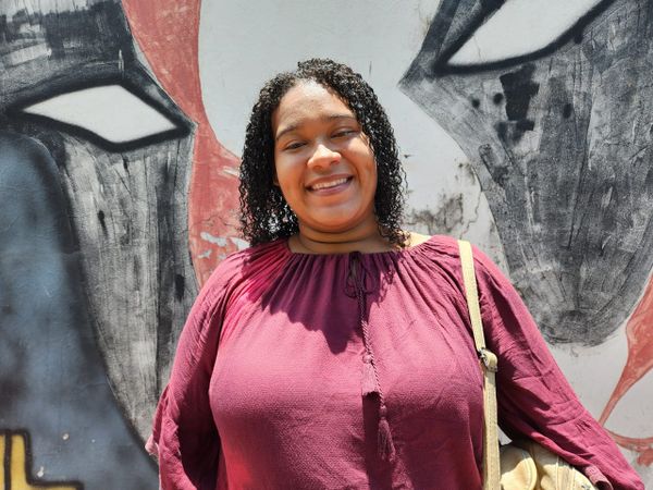 Thalita Barbosa, de 23 anos, fez mais de 500 pontos em 2021 e tenta  pedagogia e direito no Enem 2023 por Fernando Madeira