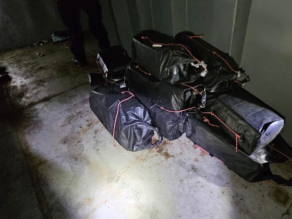 Operação encontra 1,5 tonelada de cocaína em navio no Porto de Vitória por Polícia Federal