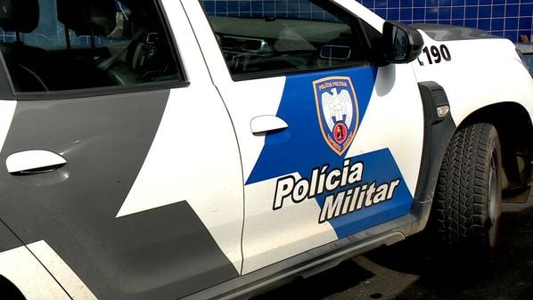 Vítima de 18 anos teve bolsa e celular roubados, mas foi ajudada por populares; o caso ocorreu na quarta-feira (1°)