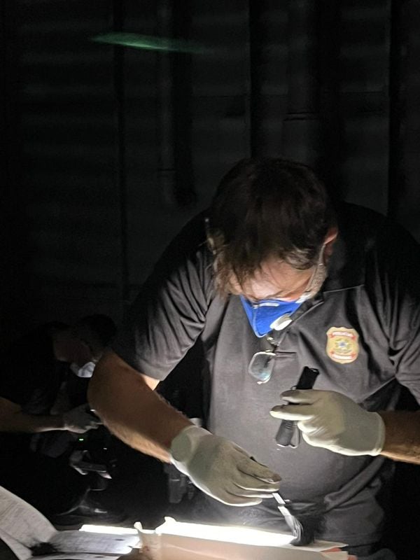 Operação encontra 1,5 tonelada de cocaína em navio no Porto de Vitória por Polícia Federal