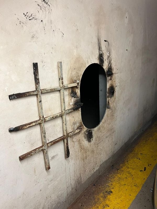 Operação encontra 1,5 tonelada de cocaína em navio no Porto de Vitória por Polícia Federal