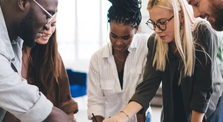 Em tempos de negociações rápidas, o memorando de entendimentos se consolida como ferramenta essencial para garantir segurança jurídica e alinhar expectativas entre as partes